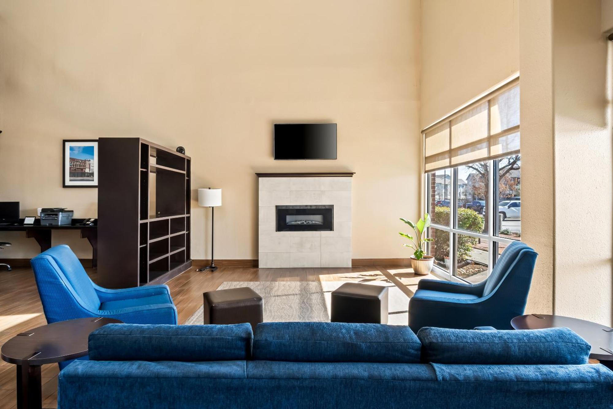 Comfort Suites Waxahachie - Dallas Екстер'єр фото